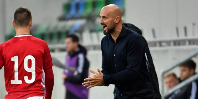 Sieht bei seinem Team noch Luft nach oben: U21-Nationaltrainer Antonio Di Salvo. Foto: Marton Monus/dpa Sieht bei seinem Team noch Luft nach oben: U21-Nationaltrainer Antonio Di Salvo. Foto: Marton Monus/dpa