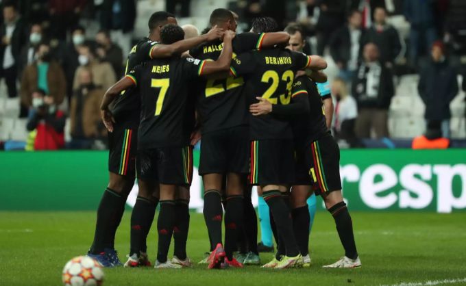 Ajax Amsterdam steht bereits im Achtelfinal. Ajax Amsterdam