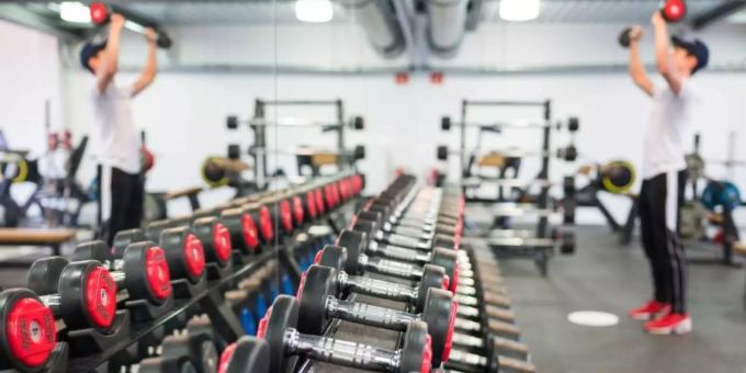 Frankfurt/Main - Fitnessstudios bangen wegen Corona um Jahresstart