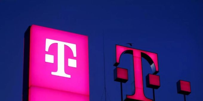 Im laufenden Jahr will die Telekom eine Schippe drauflegen und den operativen Gewinn steigern. Foto: Oliver Berg/dpa Im laufenden Jahr will die Telekom eine Schippe drauflegen und den operativen Gewinn steigern. Foto: Oliver Berg/dpa