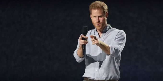 Prinz Harry spricht beim «Vax Live»-Wohltätigkeitskonzert. meghan markle