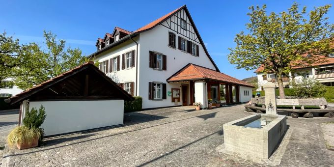 Das Gemeindehaus Aesch (ZH). Das Gemeindehaus Aesch (ZH).