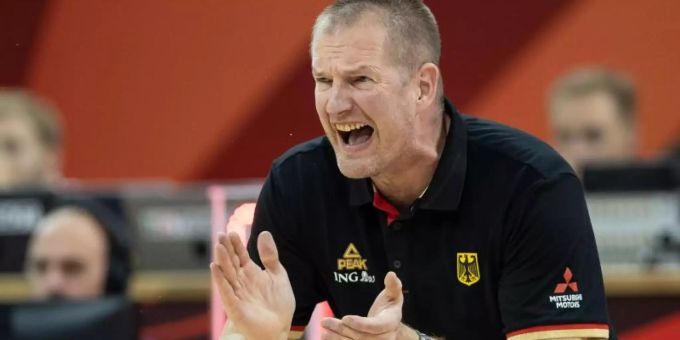 Basketball-Bundestrainer Henrik Rödl blickt schon auf Olympia. Foto: Swen Pförtner/dpa Basketball-Bundestrainer Henrik Rödl blickt schon auf Olympia. Foto: Swen Pförtner/dpa