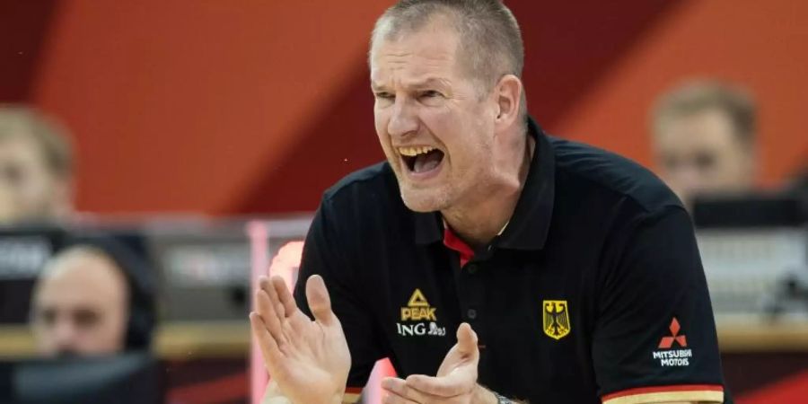 Basketball-Bundestrainer Henrik Rödl blickt schon auf Olympia. Foto: Swen Pförtner/dpa