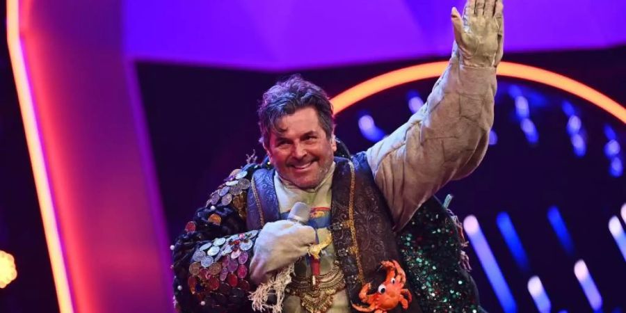 Der ehemalige Modern-Talking-Sänger Thomas Anders versteckte sich für ProSieben in einem Schildkröten-Kostüm. Foto: Willi Weber/ProSieben/dpa