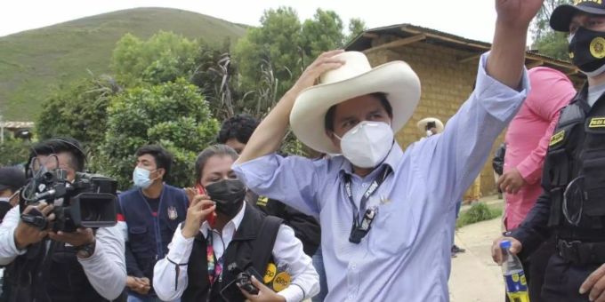 Bei der Präsidentenwahl in Peru liegt der Linkskandidat Pedro Castillo überraschend vorne. Pedro Castillo
