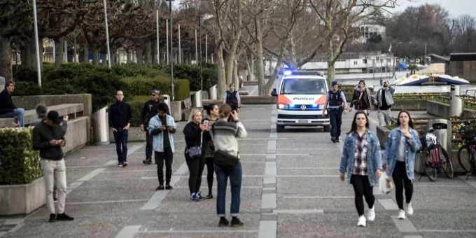 In Zürich dürfen sich im öffentlichen Raum höchstens 15 Personen versammeln. (Symbolbild) zürich