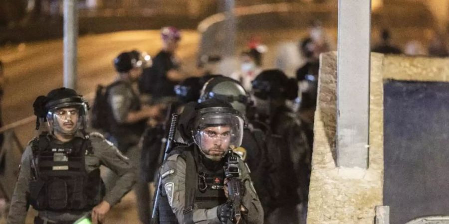 Auseinandersetzungen zwischen Sicherheitskräften und Demonstranten: Die Lage am Tempelberg ist eskaliert. Foto: Ilia Yefimovich/dpa