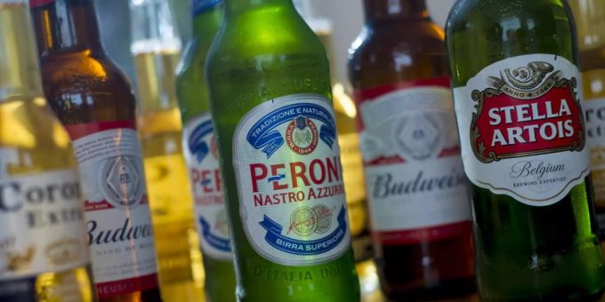 Die Corona-Pandemie setzt dem Bierproduzenten Anheuser-Busch Inbev stark zu. Anheuser-Busch Inbev
