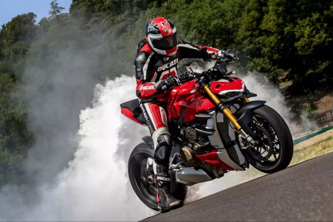 Ducati Streetfighter V4S: MotoGP-Technik für die Strasse. Ducati Streetfighter V4