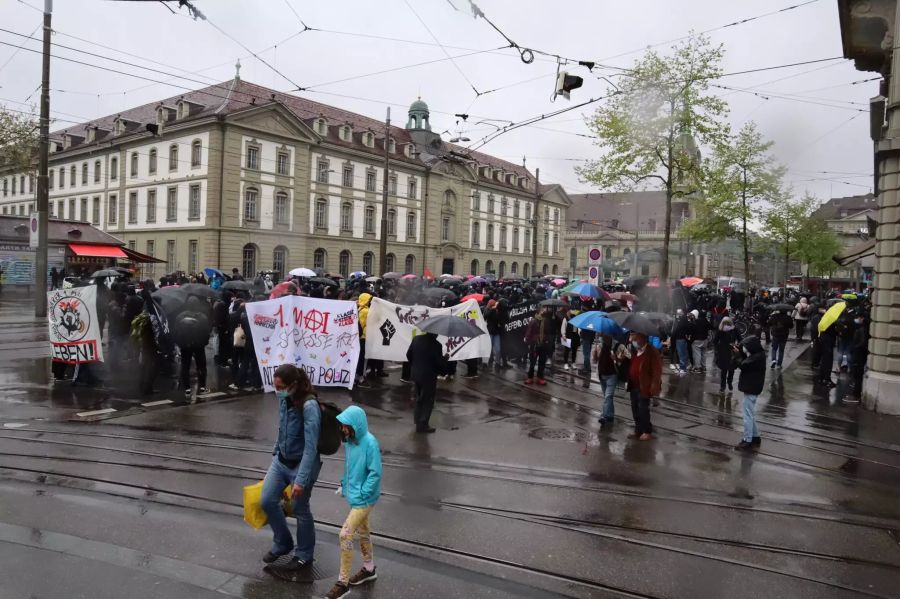 1. Mai Demonstration Linksautonome