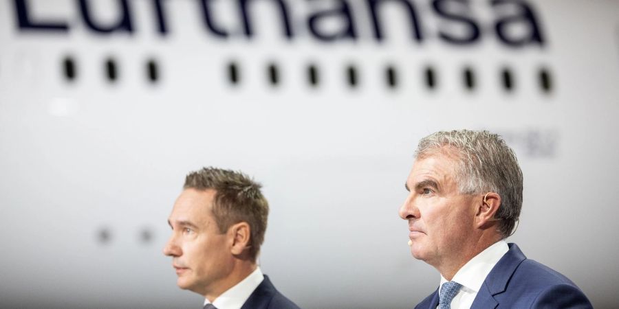 Carsten Spohr, Vorstandsvorsitzender der Deutschen Lufthansa (r.) und Jens Ritter, CEO von Lufthansa Airlines.