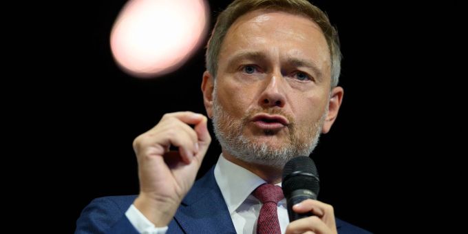Christian Lindner spricht sich für den Erhalt des Rundfunkbeitrags aus. Christian Lindner spricht sich für den Erhalt des Rundfunkbeitrags aus.