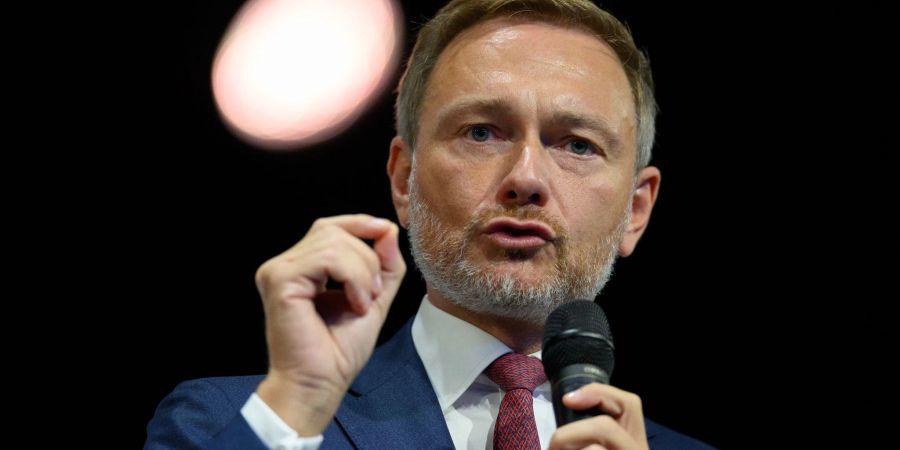 Christian Lindner spricht sich für den Erhalt des Rundfunkbeitrags aus.