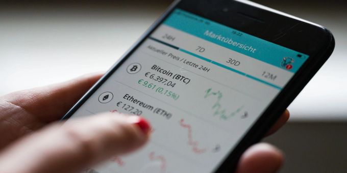 Sehen Fachleute als grosse Gefahr für Krypto-Anleger: die mitunter extremen Kursschwankungen. Sehen Fachleute als grosse Gefahr für Krypto-Anleger: die mitunter extremen Kursschwankungen.