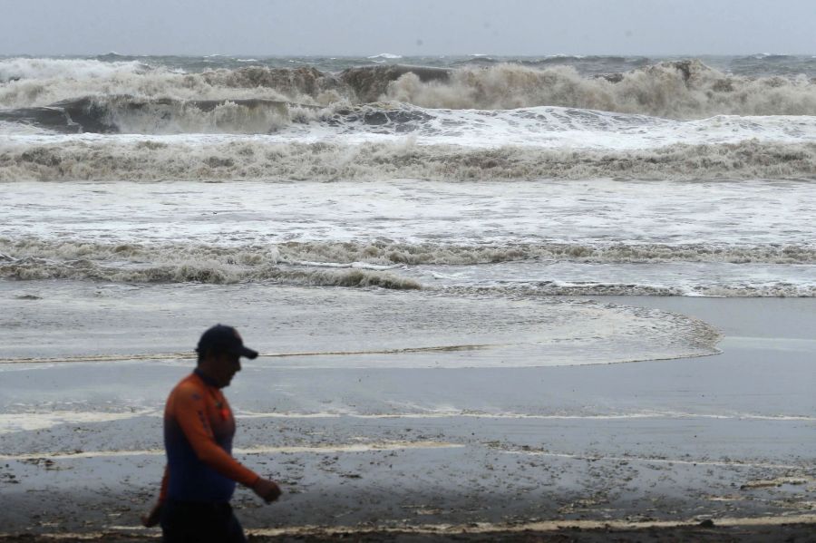 Aftermath of tropical storm Julia in El Salvador