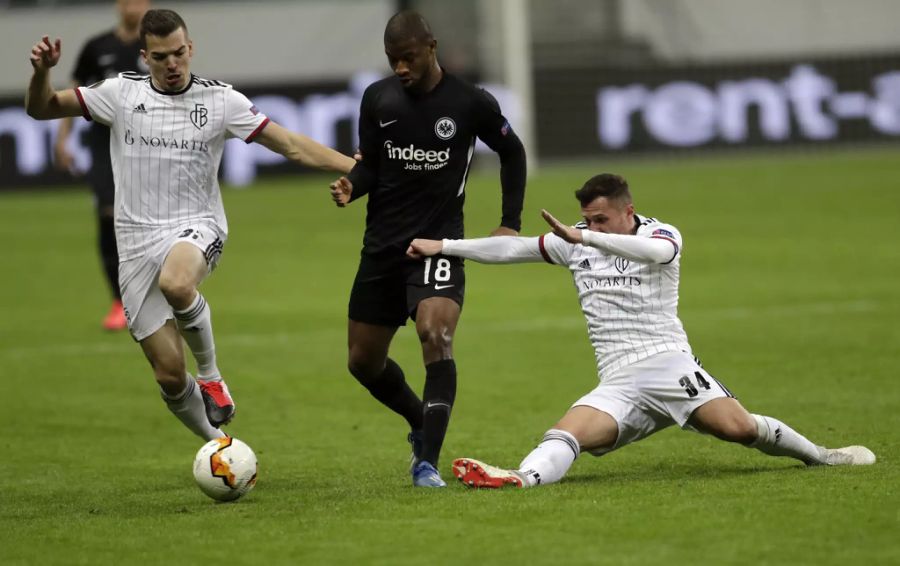 Taulant Xhaka (r.) mit vollem Einsatz.