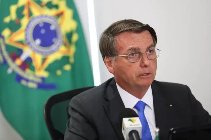 Bolsonaro Droht Reporter Mit Schlagen Auf Den Mund