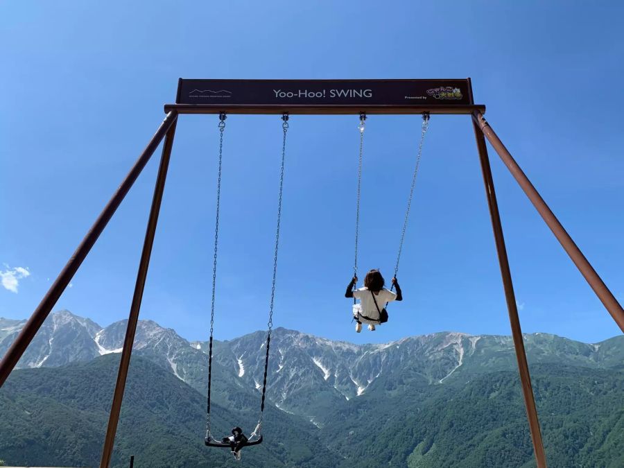 Bergschaukel begeistert Japaner