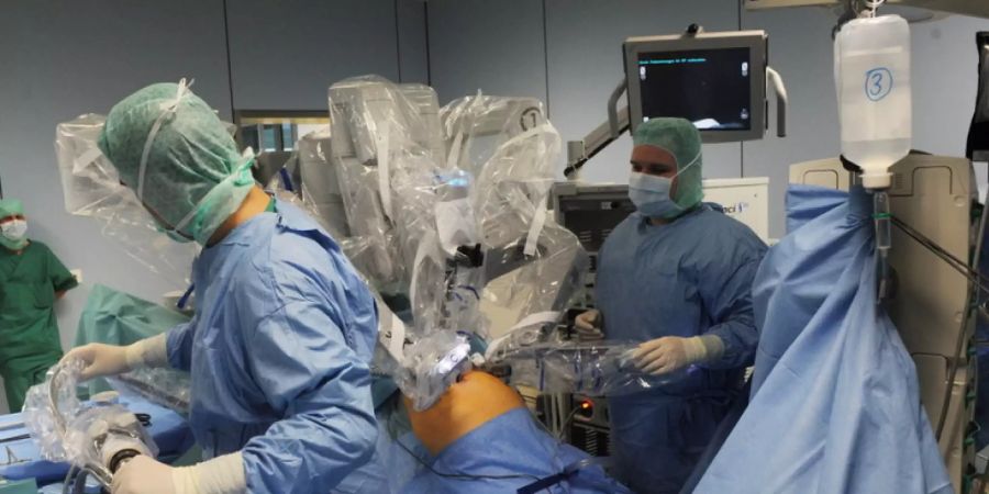 Bisher waren Hitze und Elektrizität die Mittel der Wahl bei Prostatavergrösserung. Neu wird überschüssiges Gewebe mit einem ultraschall- und robotergesteuerten Hochdruck-Wasserstrahl «weggeschossen». Das ist schonend, schnell, präzis und schadet der Manneskraft nicht. (Symbolbild)