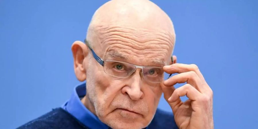 Der Autor und Journalist Günter Wallraff wird ausgezeichnet. Foto: Britta Pedersen/dpa-Zentralbild/dpa