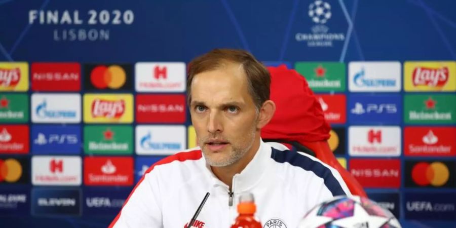 PSG-Trainer Thomas Tuchel lobt den FC Bayern und Coach Hansi Flick, sieht sich und sein Team jedoch gut vorbereitet. Foto: -/Getty Images via UEFA/dpa