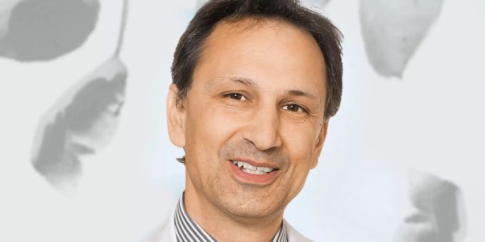 Prof. Dr. Ramin Khatami, Chefarzt Schlafmedizin und Epileptologie der Klinik Barmelweid, im Gespräch über das Thema Zeitumstellung. Ramin Khatami Barmelweid Zeitumstellung