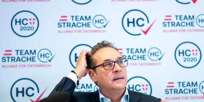 Heinz Christian Strache (M), Früherer FPÖ-Chef und Ex-Vizekanzler Österreichs, kandidiert mit dem Team HC Strache für die Wien-Wahl. Heinz-Christian HC Strache