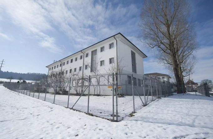 Die Täterin wurde mit 17 Jahren ins Frauengefängnis Hindelbank gebracht. Frauengefängnis Hindelbank