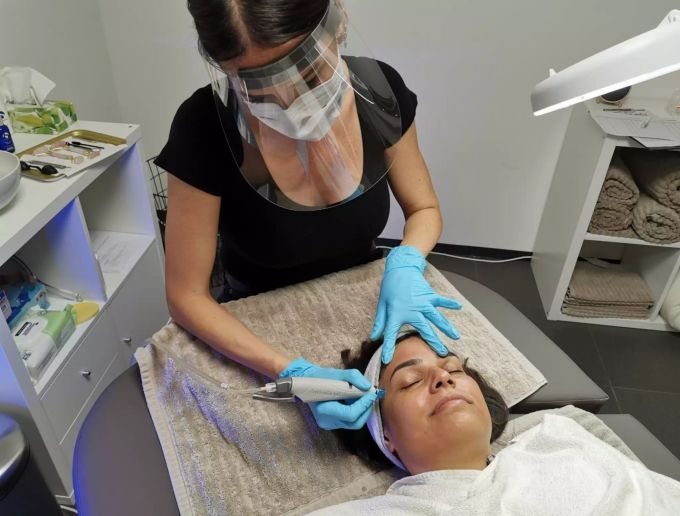 Vanessa Bratschi Hydra Facial Behandlung. Hydra Facial Behandlung
