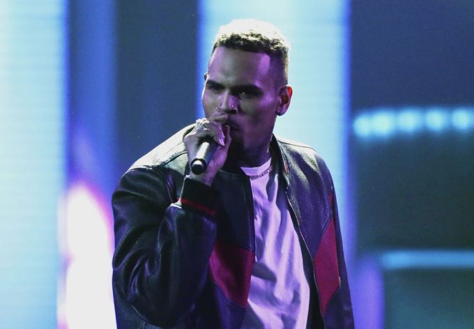 Chris Brown ist wegen schwerer Körperverletzung angeklagt worden.