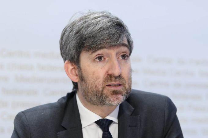 Philipp Kutter, Nationalrat Mitte-ZH, spricht während einer Medienkonferenz des überparteilichen Parlamentarier-Komitees gegen das Massnahmenpaket zugunsten der Medien, am 13. Januar 2022 in Bern. Medienpaket