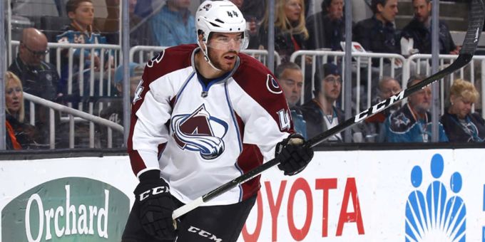 Eric Gélinas im Dress von Colorado Avalanche. SCB