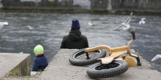 Velo Vater Kind Möwen Limmat