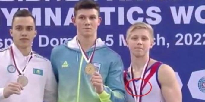 Riesen-Eklat! - Turner provoziert Ukraine mit russischem Kriegssymbol