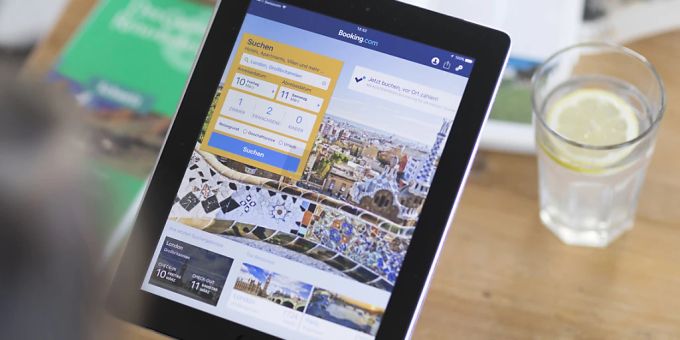 Der Nationalrat will es Hotels künftig erlauben, auf der eigenen Homepage günstigere Preise anzubieten als auf Buchungsplattformen wie Booking.com. Anderslautende Vertragsklauseln sollen verboten werden. (Themenbild) Der Nationalrat will es Hotels künftig erlauben, auf der eigenen Homepage günstigere Preise anzubieten als auf Buchungsplattformen wie Booking.com. Anderslautende Vertragsklauseln sollen verboten werden. (Themenbild)