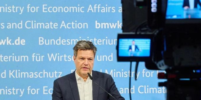 Bundeswirtschaftsminister Robert Habeck hält die Energieversorgung Deutschlands für gesichert. Foto: Annette Riedl/dpa Bundeswirtschaftsminister Robert Habeck hält die Energieversorgung Deutschlands für gesichert. Foto: Annette Riedl/dpa