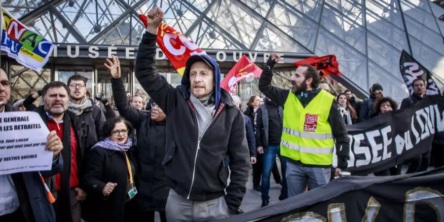 louvre demonstranten