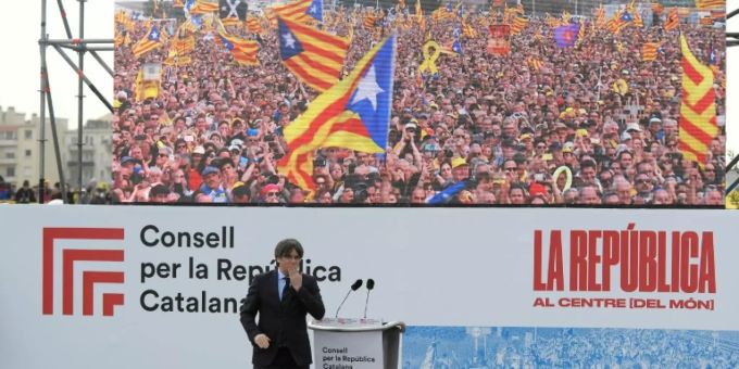 Carles Puigdemont bei seinem Auftritt in Perpignan Carles Puigdemont bei seinem Auftritt in Perpignan