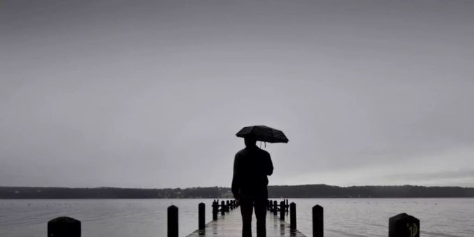 Antidepressiva helfen über eine Depression hinweg. Nach Absetzen der Medikamente ist das Rückfallrisiko jedoch hoch. Wen es trifft, lässt sich bisher nicht vorhersagen. Womöglich könnte ein Entscheidungstest jedoch Hinweise liefern. (Symbolbild) Depressionen Rückfall