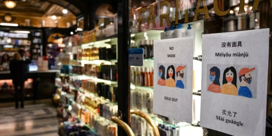 Schutzmasken ausverkauft: Apotheke in Rom