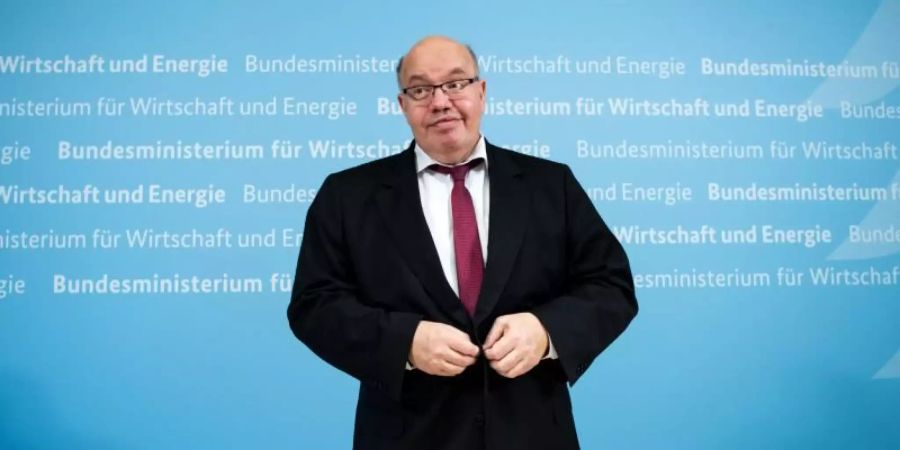 Peter Altmaier steht Mitte Januar am Ende einer Pressekonferenz zur Einigung von Bund und Kohle-Ländern zum Kohleausstieg im Bundeswirtschaftsministerium. Foto: Bernd von Jutrczenka/dpa