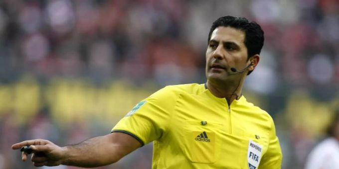 Düsseldorf - Ex-Schiedsrichter Rafati: Sofort Spielabbruch bei Rassismus