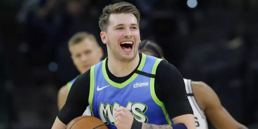 Überragender Akteur beim Mavericks-Sieg bei den Spurs: Luka Doncic. Foto: Eric Gay/AP/dpa