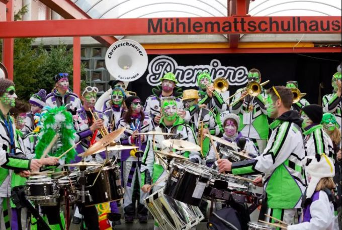 Egerkingen geht nicht ohne Fasnacht: hier mit den Chräieschränzer. Fasnacht Egerkingen Gemeinde