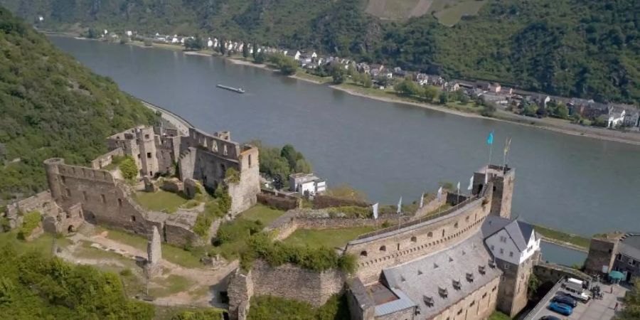 Die Burgruine war seit dem 19. Jahrhundert im Besitz der Hohenzollern gewesen. 1924 wurde die Stadt St. Goar Eigentümerin, mit der Auflage, das Gemäuer nicht zu verkaufen. Foto: Thomas Frey/dpa