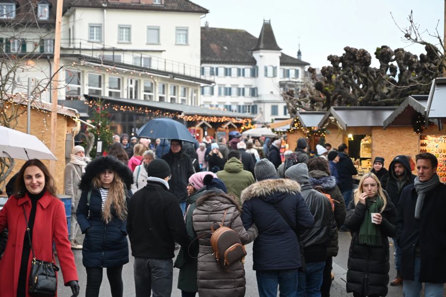 Trotz Regens am Freitag und Samstag war der Markt gut besucht. «Mit dem Start sind wir zufrieden», so OK-Präsident Reto Klotz.