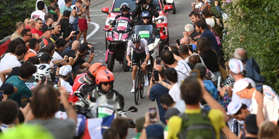 Tadej Pogacar gewann vor seinen Mitstreitern die Lombardei-Rundfahrt.