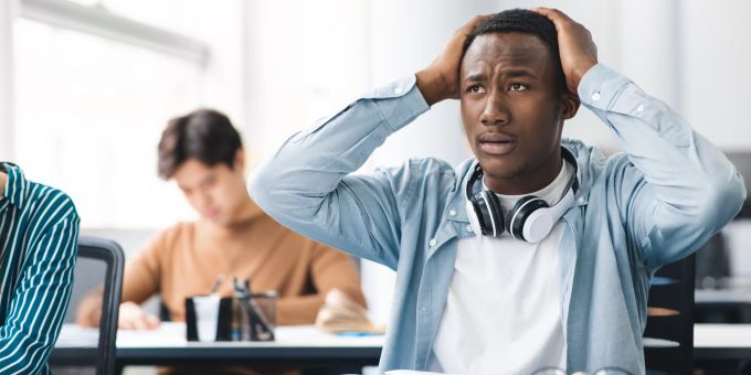 In der Weiterbildung kann jeder, der unter Prüfungsangst leidet, Unterstützung suchen. Weiterbildung