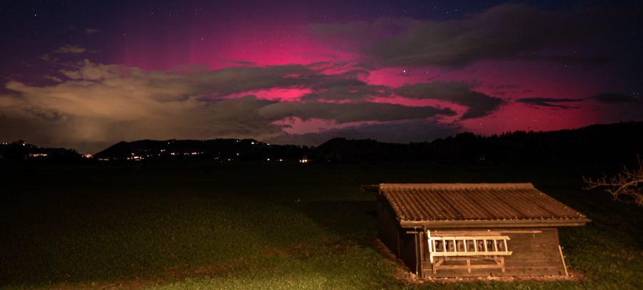 Die Polarlichter waren auch in Seftigen BE kurz nach 18 Uhr zu sehen. Hier aufgenommen von Nau.ch-Leser Markus Kneubühler.